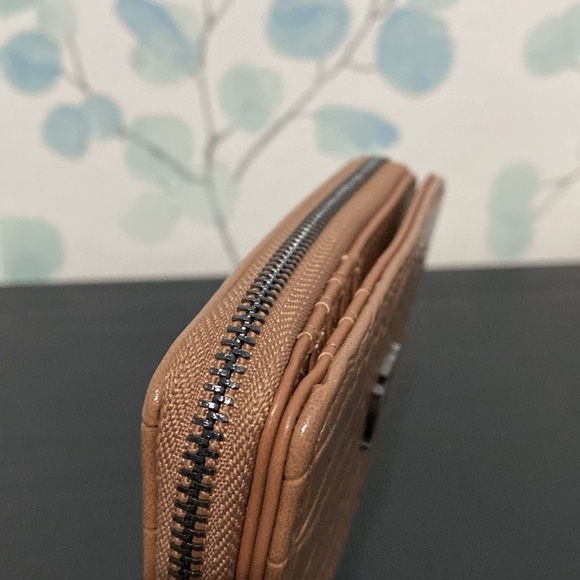 Badgley Mischka Croco Vegan Leather Wallet NWT - Picture 4 of 6